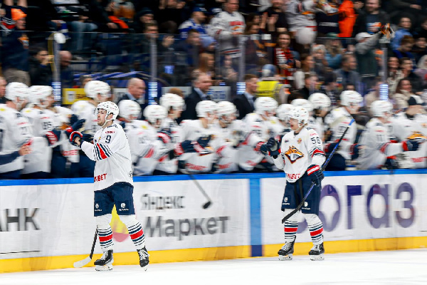 "Автомобилист" уступил лучшей команде КХЛ: чем отметились белорусы?