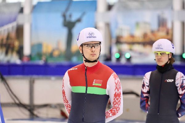 Белорусские конькобежцы одержали победы на этапе чемпионата России