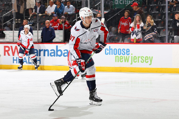 "Вашингтон" вызвал из АХЛ одного из лучших нападающих "Херши"