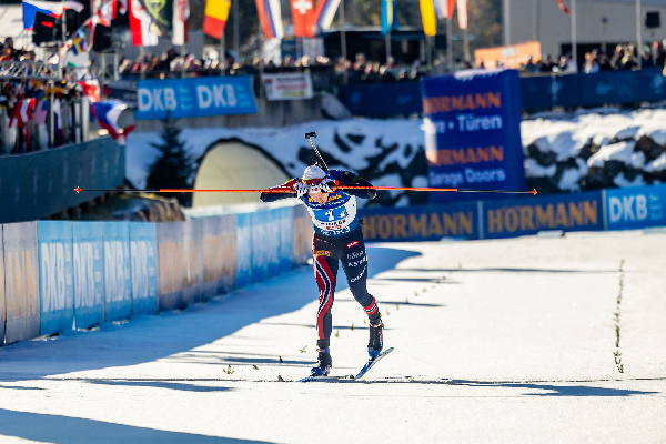 Без сенсаций: Норвегия выиграла мужскую эстафету на этапе КМ