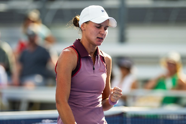 Российская теннисистка провела символическое вбрасывание перед матчем "Ак Барса"