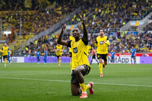 "Боруссия" гонится за "Баварией", "Байер" снова в топ-5: итоги субботы в Бундеслиге