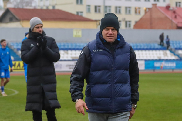 Главный тренер "Днепра" Капов вместе с сыном-капитаном команды отстранен от работы в клубе