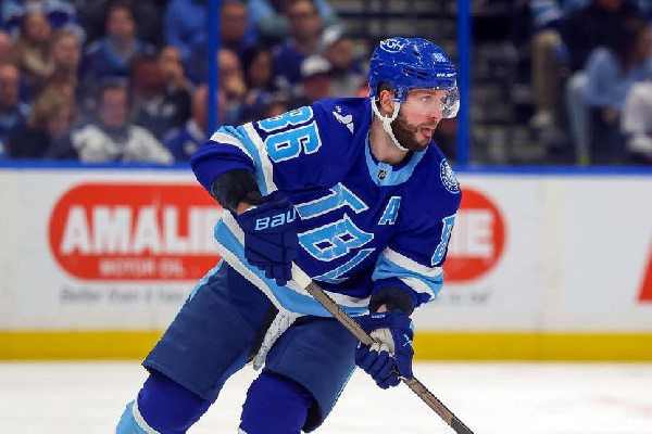 Российский нападающий признан первой звездой марта в НХЛ