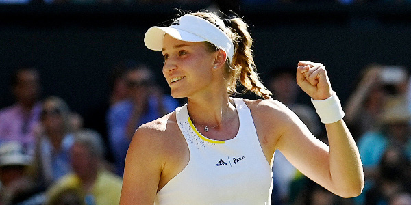 Рыбакину встретили кофе и макарунами с ее изображением в Дохе (ФОТО)