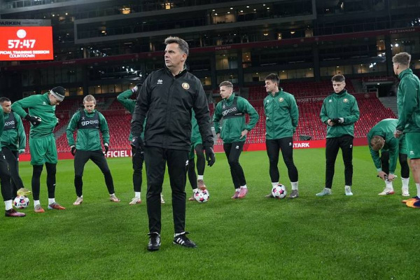 Алос отреагировал на 26-часовую дорогу перед матчем с Данией: "Не лучшая прелюдия"