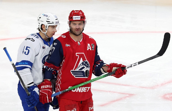 Ярославский "Локомотив" одолел "Динамо" в матче КХЛ