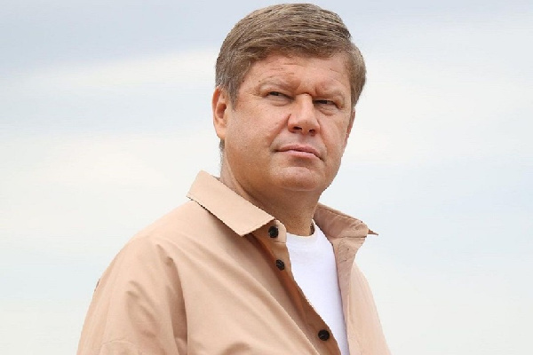 "Будь звездой телевидения!!!": Губерниев поддержал Коростелева после критики Вяльбе