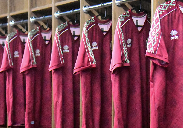 Белорусская "молодежка" сыграет в матче отбора на Евро в бордовом, Уэльс — в фиолетовом