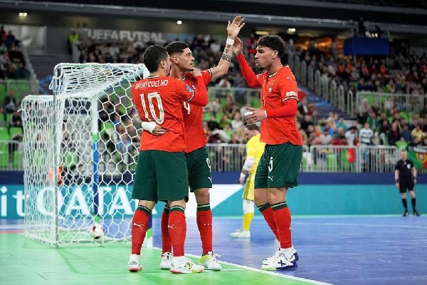 Португалия разгромила обидчиков белорусов и вышла в полуфинал Евро по мини-футболу