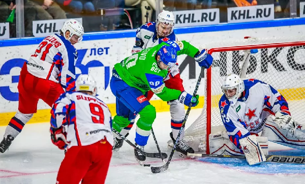 "Салават Юлаев" на выезде по буллитам одолел ЦСКА в матче КХЛ