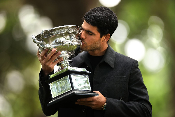 Экс-бойфренд подруги Соболенко поздравил первую ракетку мира с карьерным "Шлемом"