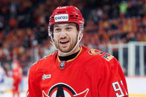 Два очка Горбунова помогли "Автомобилисту" одолеть "Сочи" в матче КХЛ