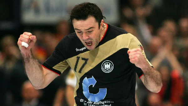 Белорус, выступавший за сборную Германии, рассказал о подарке от Меркель за победу на ЧМ