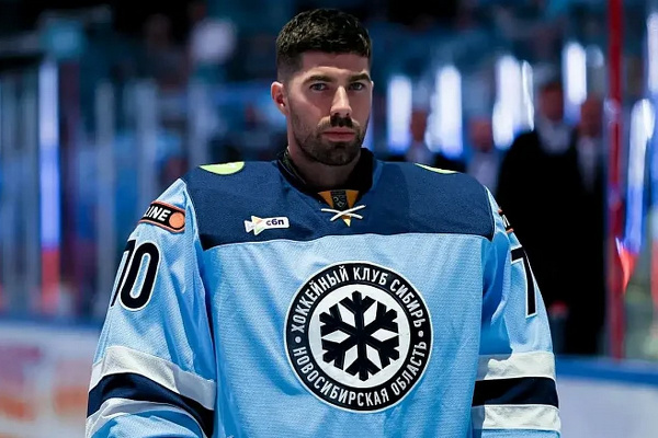 Голкипер "Сибири" покинул клуб по семейным обстоятельствам