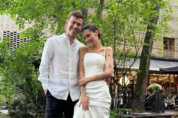 У жены Федора Смолова есть много вопросов к Дзюбе, Аршавину и русскому футболу