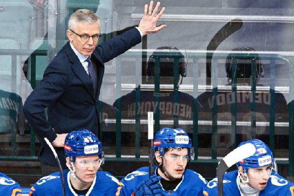 "В команде 100% нездоровая обстановка": экс-тренер СКА — о положении дел в клубе