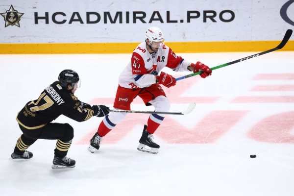 "Адмирал" с Дерябиным уступил "Локомотиву" и отдалился от зоны плей-офф