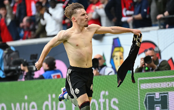 "Бавария" совершила суперкамбэк, "Боруссия" вырвала победу: Итоги матчей Бундеслиги