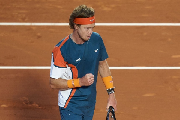Андрей Рублев с победы стартовал на турнире ATP-500 в Гамбурге
