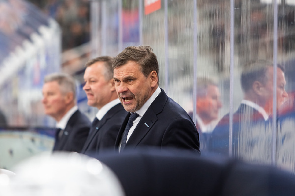 "Глаз замотан": Дмитрий Квартальнов рассказал о состоянии капитана "Динамо" Андрея Стася