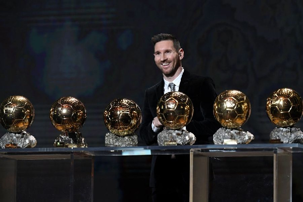 Месси — лучший футболист XXI века по версии FourFourTwo. Роналду – 2-й, Иньеста, Хави, Роналдиньо – в топ-5