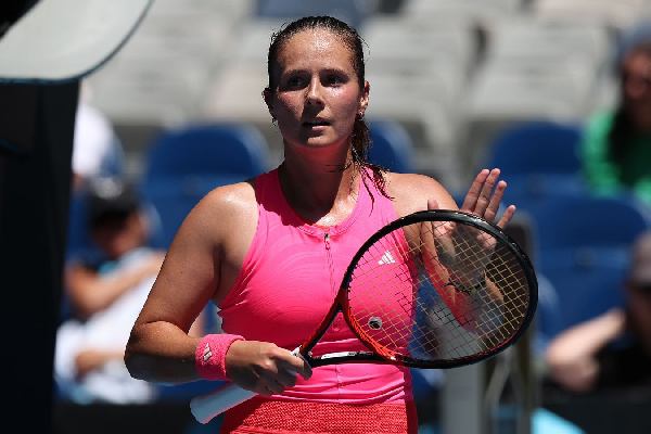 Дарья Касаткина проиграла Лулу Сун на старте турнира WTA-250