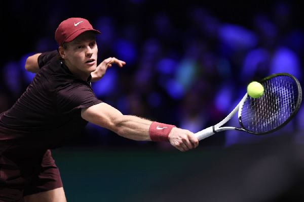 Вторая ракетка мира Янник Синнер пробился в полуфинал "Мастерса" в Париже