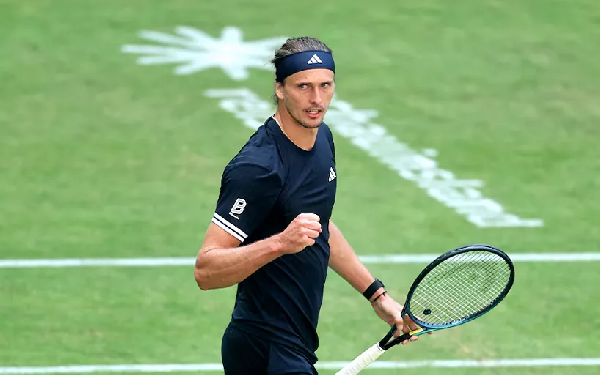 Александр Зверев вышел в четвертьфинал турнира ATP-500 в Галле