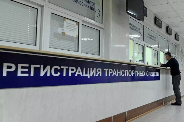 Белорусский хоккеист заказал себе "красивый номер" на авто за 2400 рублей