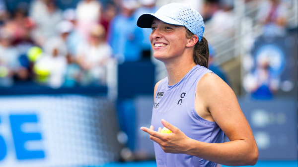 Швёнтек повторила уникальное достижение легендарных теннисисток