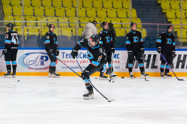 "Динамо-Шинник" дома уступил "СКА-1946" в матче чемпионата МХЛ