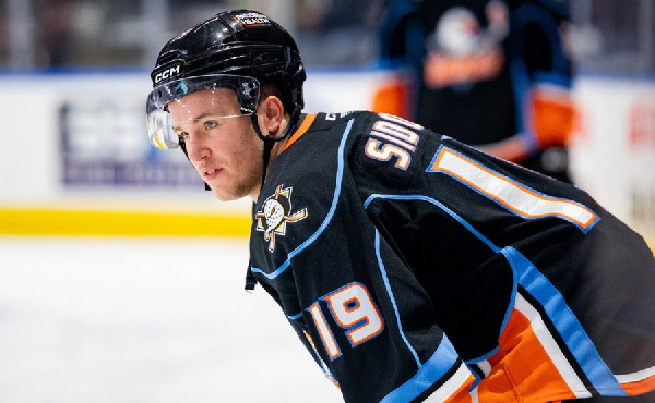 Сидоров ассистировал, но выиграл только Колячонок: Результаты белорусов в матчах НХЛ