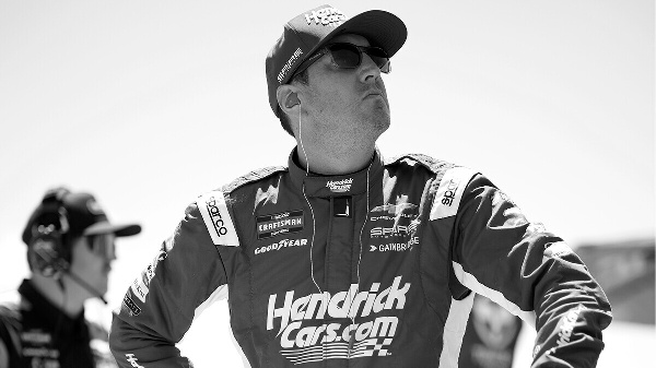 В возрасте 41 года ушел из жизни двукратный победитель гонок NASCAR