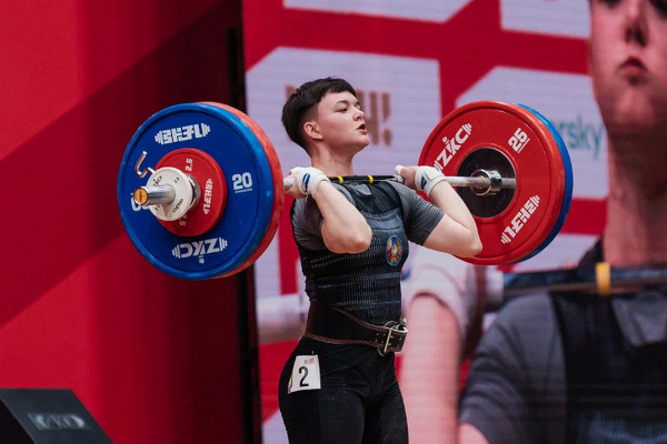 Белоруска Мойсеевич выиграла три медали на ЧЕ по тяжелой атлетике среди юниоров и молодежи