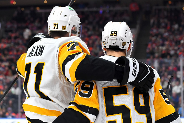 39-летний российский хоккеист повторил достижение Горди Хоу по голам в плей-офф НХЛ