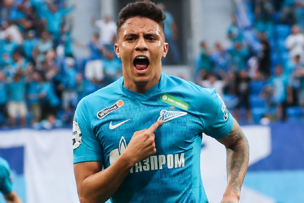 "Зенит" выкупил у "Коринтианса" права на Мантуана