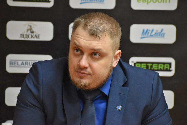 Роман Юпатов: "Как можно спрашивать с тренера, когда он не воспитывал этих молодых игроков?"