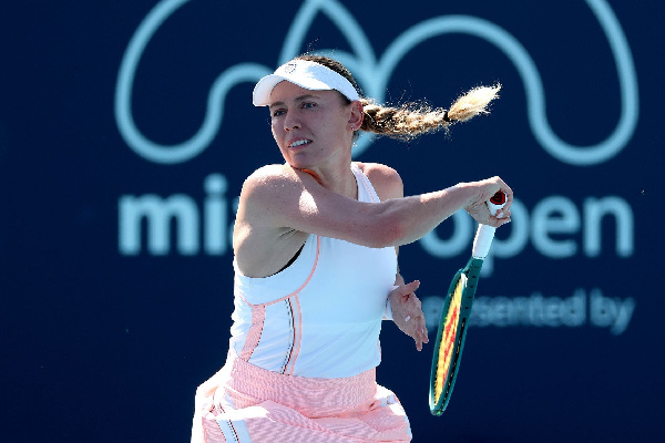 Александрова уступила Носковой менее чем за час и покинула турнир в Штутгарте