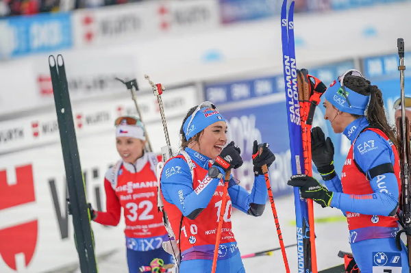 Ради общего дела: сборная Италии включила в эстафету Кубка мира двух непримиримых антагонисток