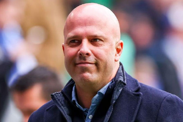 Источник: "Ливерпуль" не планирует увольнять Арне Слота летом