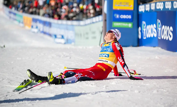 Легендарный Клебо остался без золота в стартовой гонке Кубка мира 2025/26