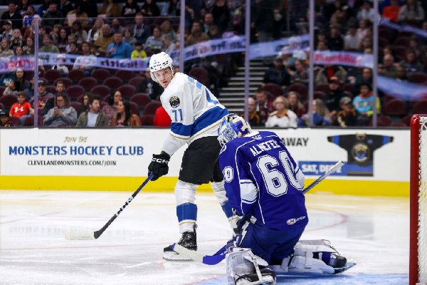 Колячонок и Сидоров в составах: известны результаты матчей в АХЛ