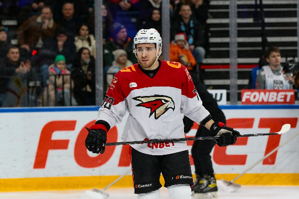 "Авангард" Мартынова обыграл "Сибирь" Сушко в матче КХЛ — как сыграли белорусы?