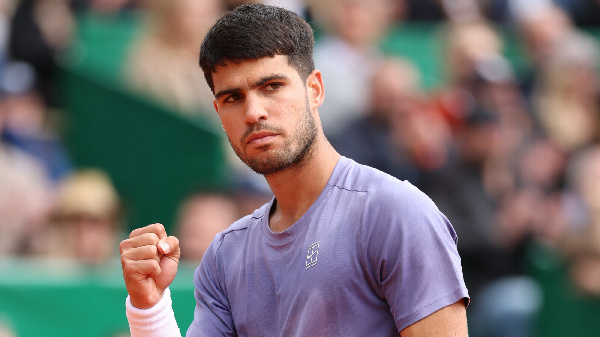 Алькарас уверенно пробился в третий круг турнира АТР-1000 в Индиан-Уэллсе