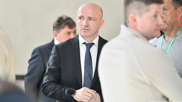 Выборы без альтернативы: Захарченко сменил Рутенко во главе БФТ