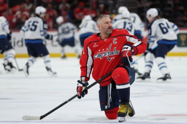 Овечкин высказался о преодолении отметки в 900 голов в НХЛ: "Быть первым — особенный момент"