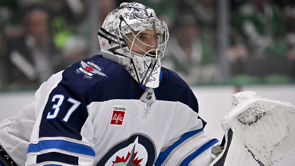 Трамп наградит вратаря сборной США Президентской медалью Свободы за победу на ОИ-2026 — ФОТО