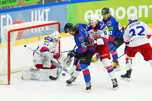 "Славутич" уверенно обыграл "Брест" и вышел в плей-офф экстралиги