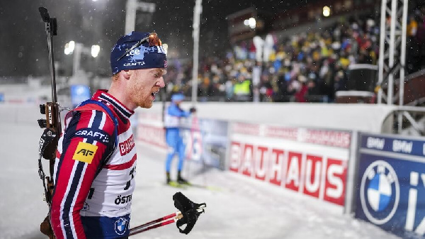 "Меня затошнило": норвежские биатлонисты признались, как узнали про смерть своего друга Баккена